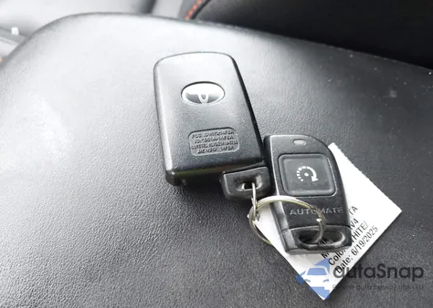 2017 Toyota Rav4 Se z USA, uszkodzony, nr VIN 2T3JFREV4HW586446